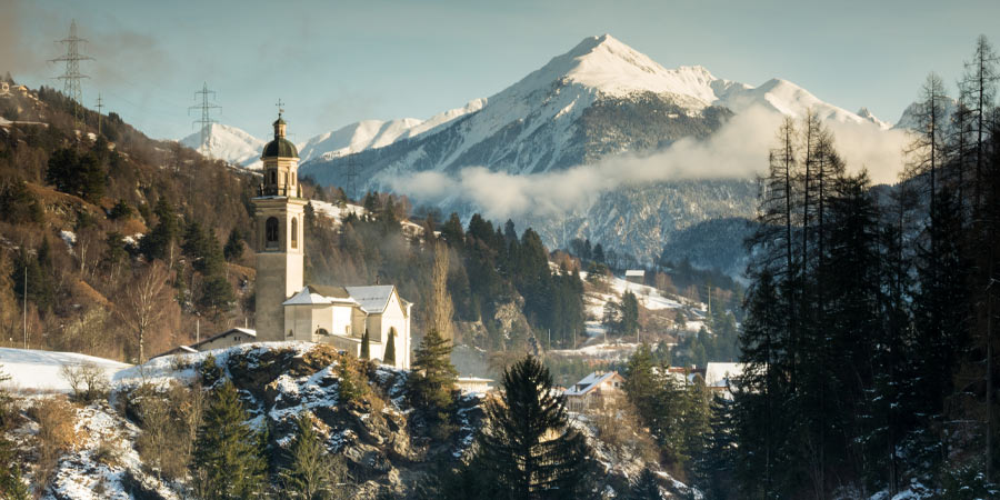 Marvelling at wintry landscapes on the UNESCO-listed Albula Line